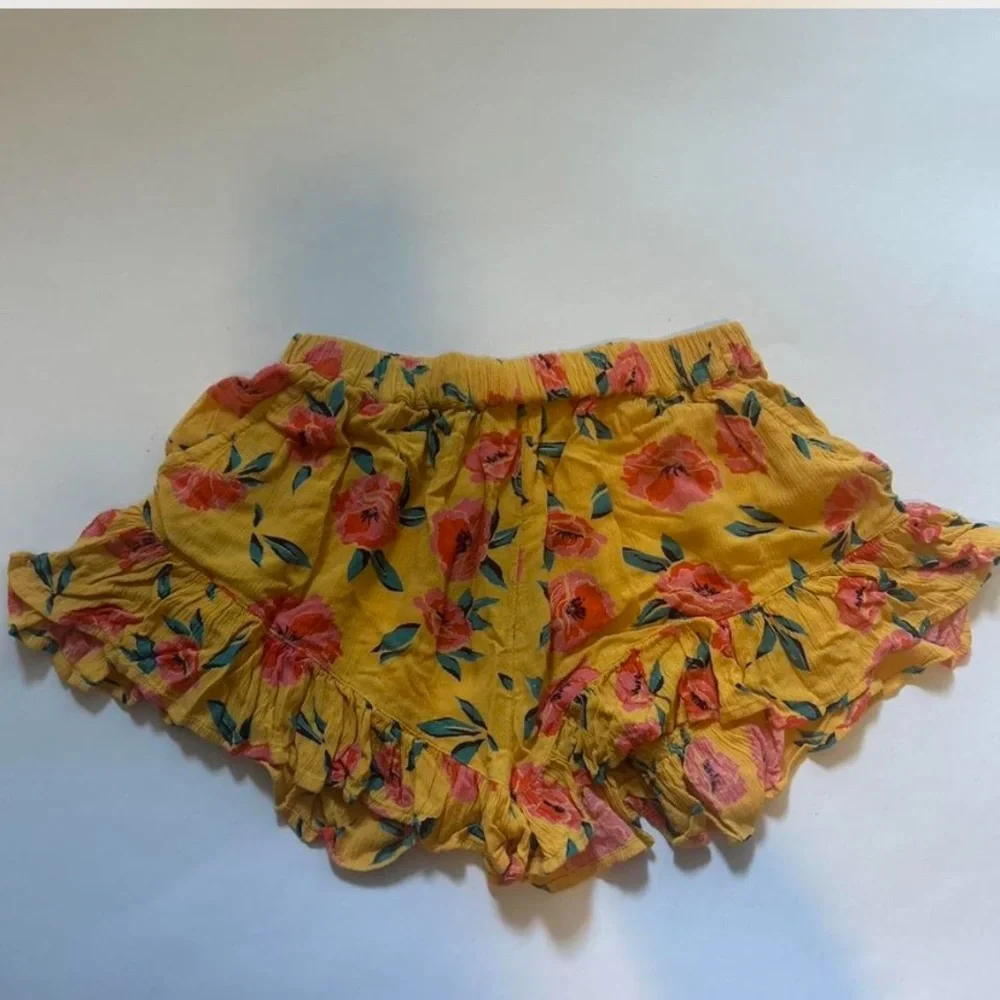 Aso Sarah Cameron Billabong Shorts - Picture 3 of 5